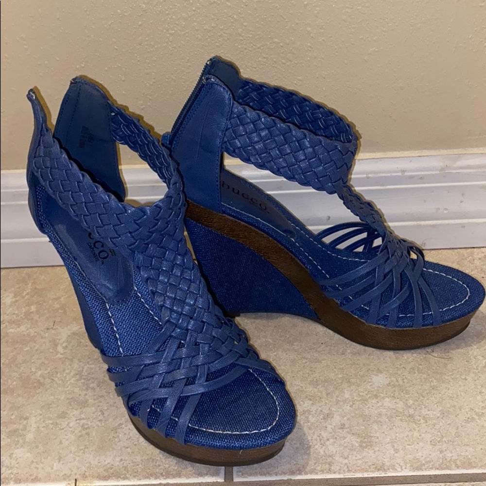 Bucco blue wedges